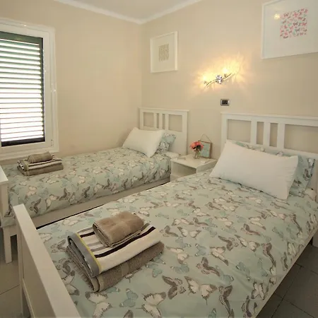 Apartment La Playa *